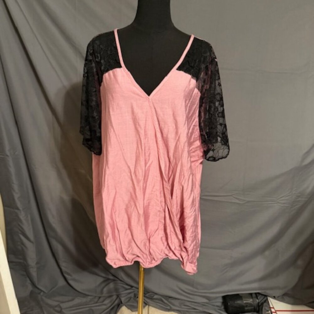 NWT BLOOMCHIC Blouse Size 22-24(3X)
